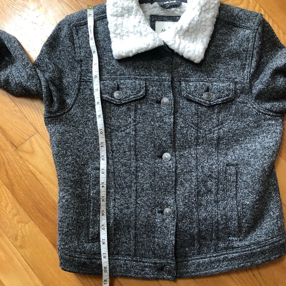 Abercrombie & Fitch Sherpa Lined Vest - Picture 13 of 13